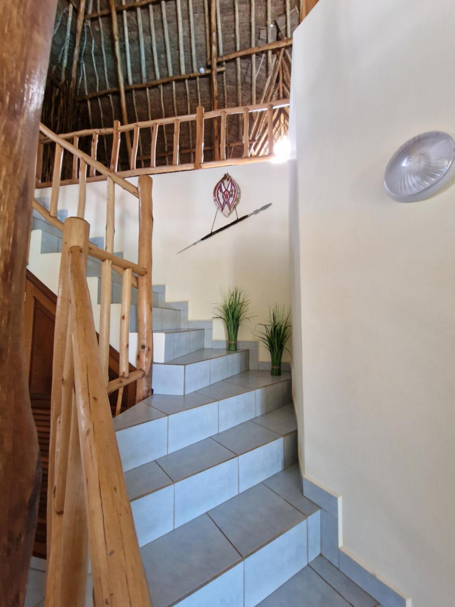Paradiesische Villa Maisha Mazuri Mit Pool. Terrasse Und Personal Praia de Diani Exterior foto