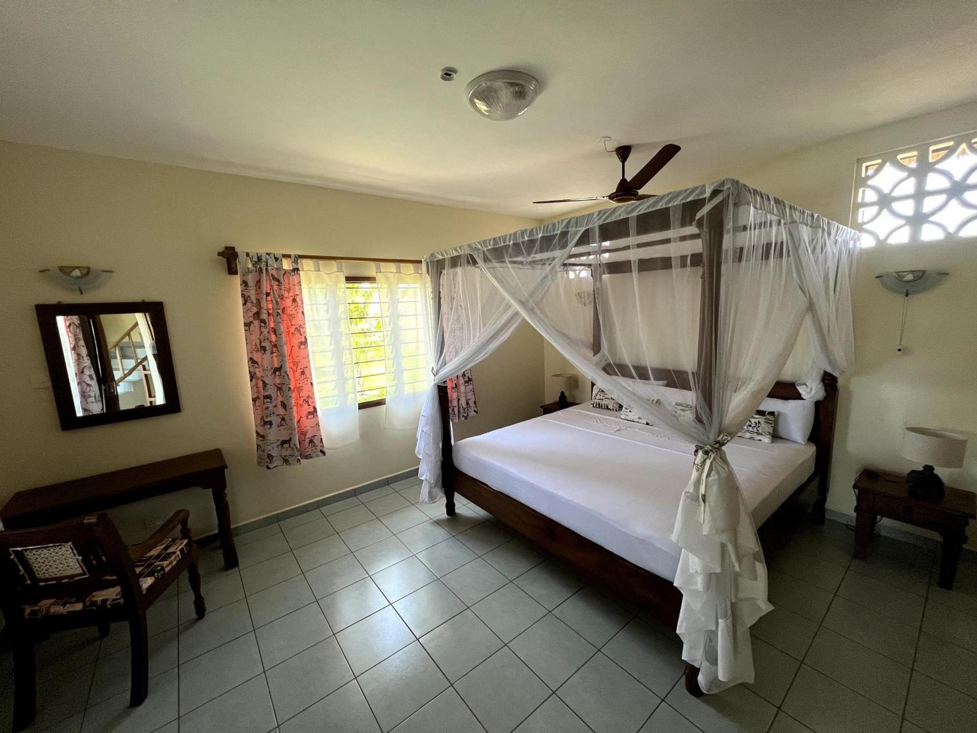 Paradiesische Villa Maisha Mazuri Mit Pool. Terrasse Und Personal Praia de Diani Exterior foto