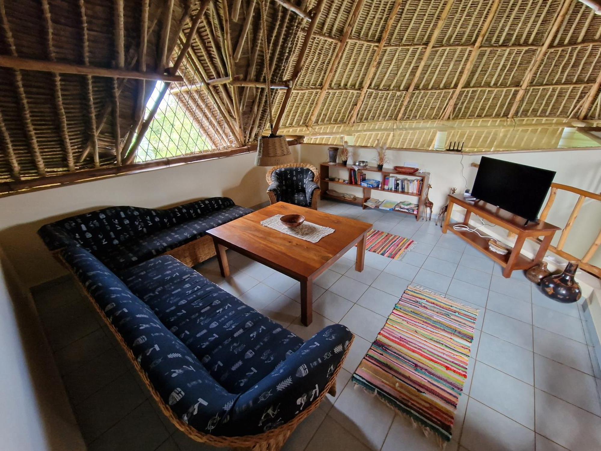 Paradiesische Villa Maisha Mazuri Mit Pool. Terrasse Und Personal Praia de Diani Exterior foto
