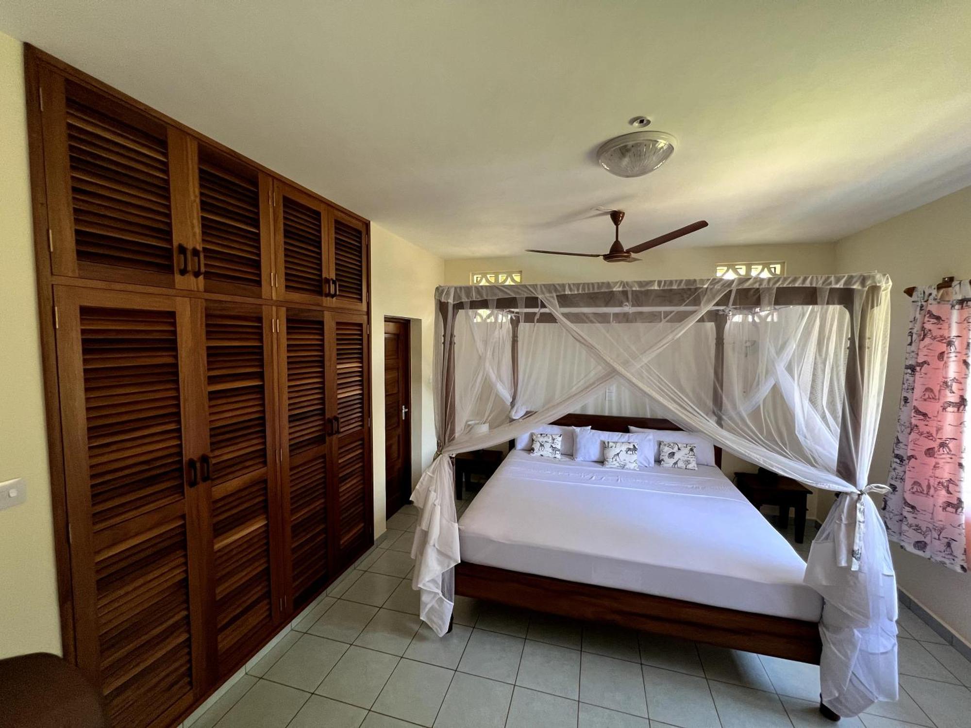 Paradiesische Villa Maisha Mazuri Mit Pool. Terrasse Und Personal Praia de Diani Exterior foto