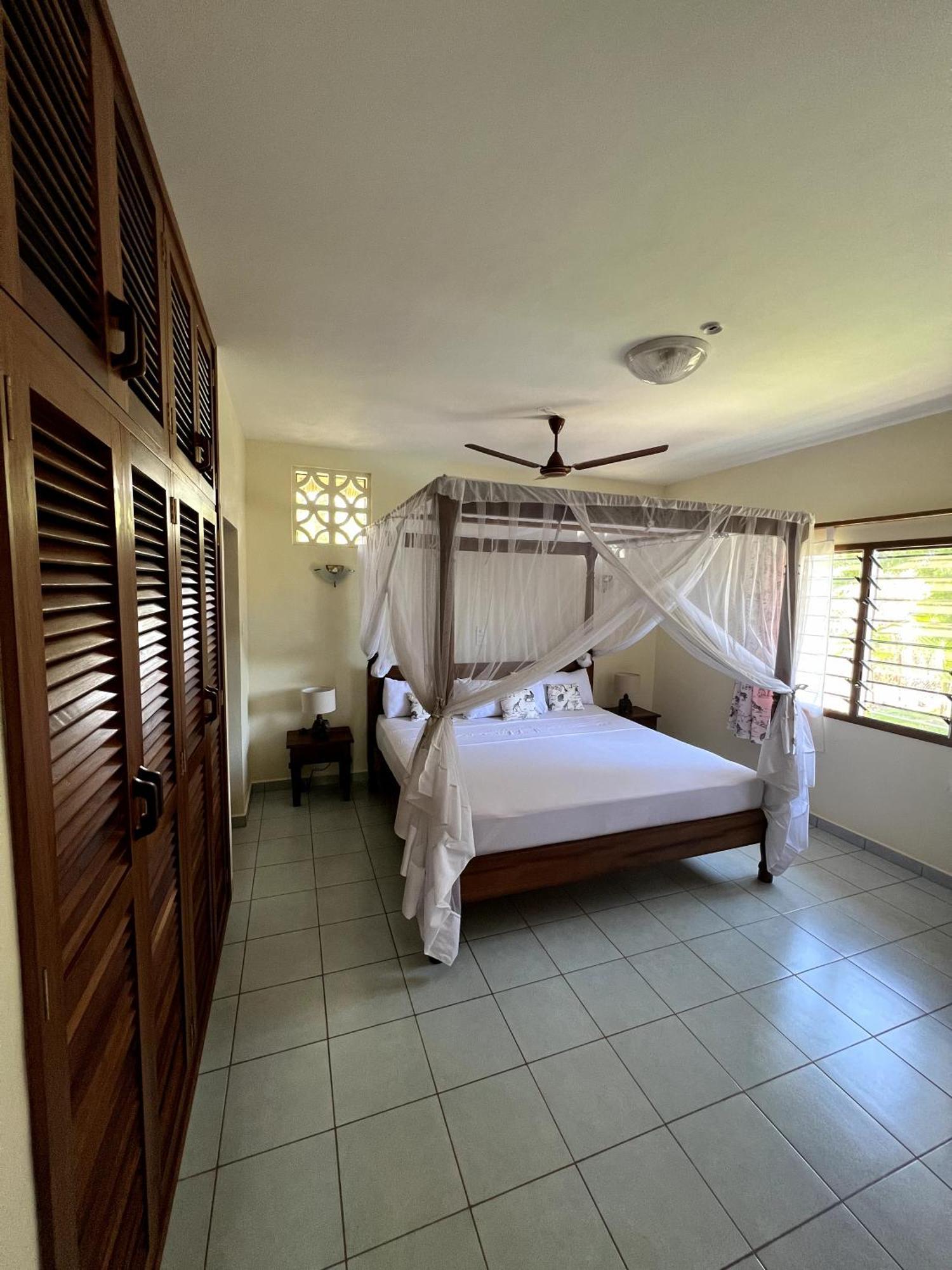 Paradiesische Villa Maisha Mazuri Mit Pool. Terrasse Und Personal Praia de Diani Exterior foto