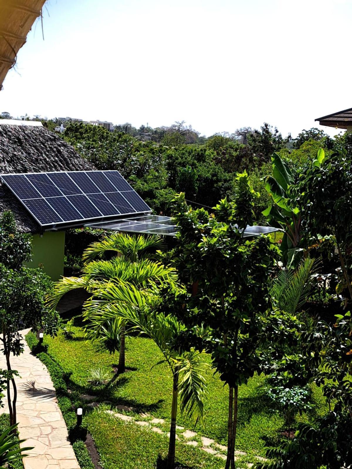 Paradiesische Villa Maisha Mazuri Mit Pool. Terrasse Und Personal Praia de Diani Exterior foto